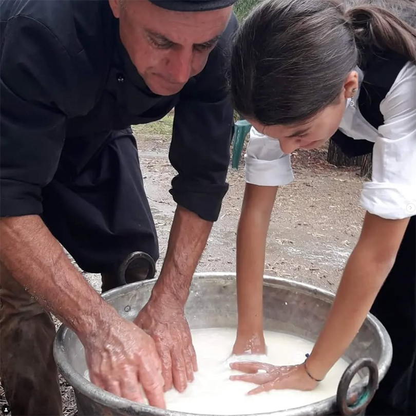 formaggio sardo ricotta sarda fatta a mano marco corda formaggio sardo ricotta sarda fatta a mano marco corda